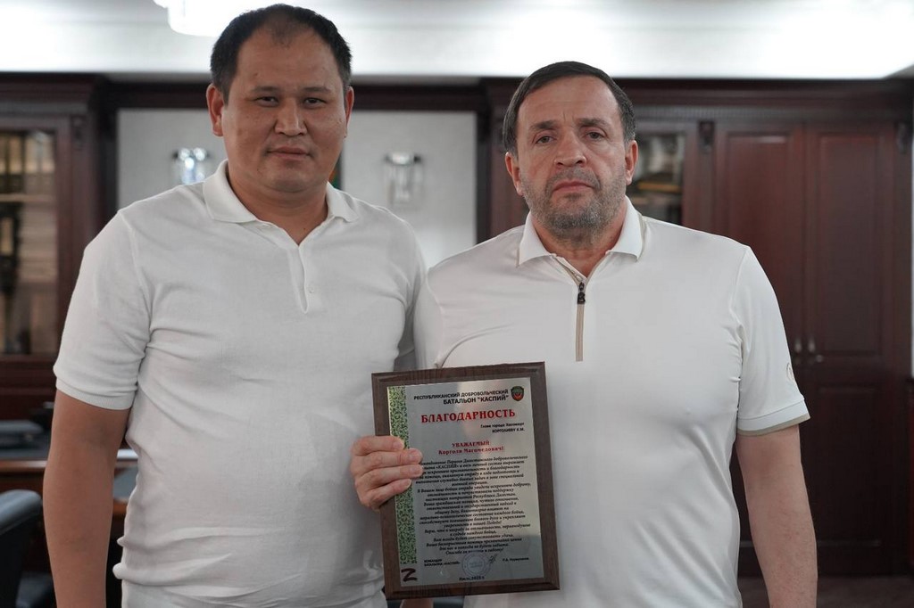 Глава Хасавюрта встретился с командиром батальона «Каспий»