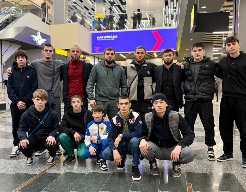 Дагестанские спортсмены отправились на Чемпионат мира по спортивному миксфайту
