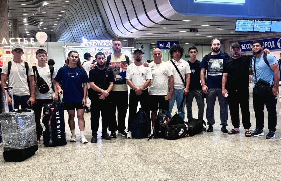 Сборная Дагестана по тяжелой атлетике вернулась домой с Чемпионата России