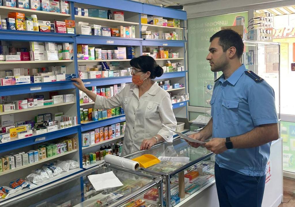 Владельца аптеки в Дагестане оштрафовали за нарушения в обращении лекарств