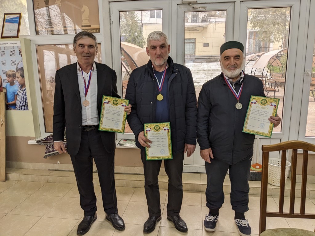 В Махачкале прошел городской турнир по международным шашкам «Весна-2025»