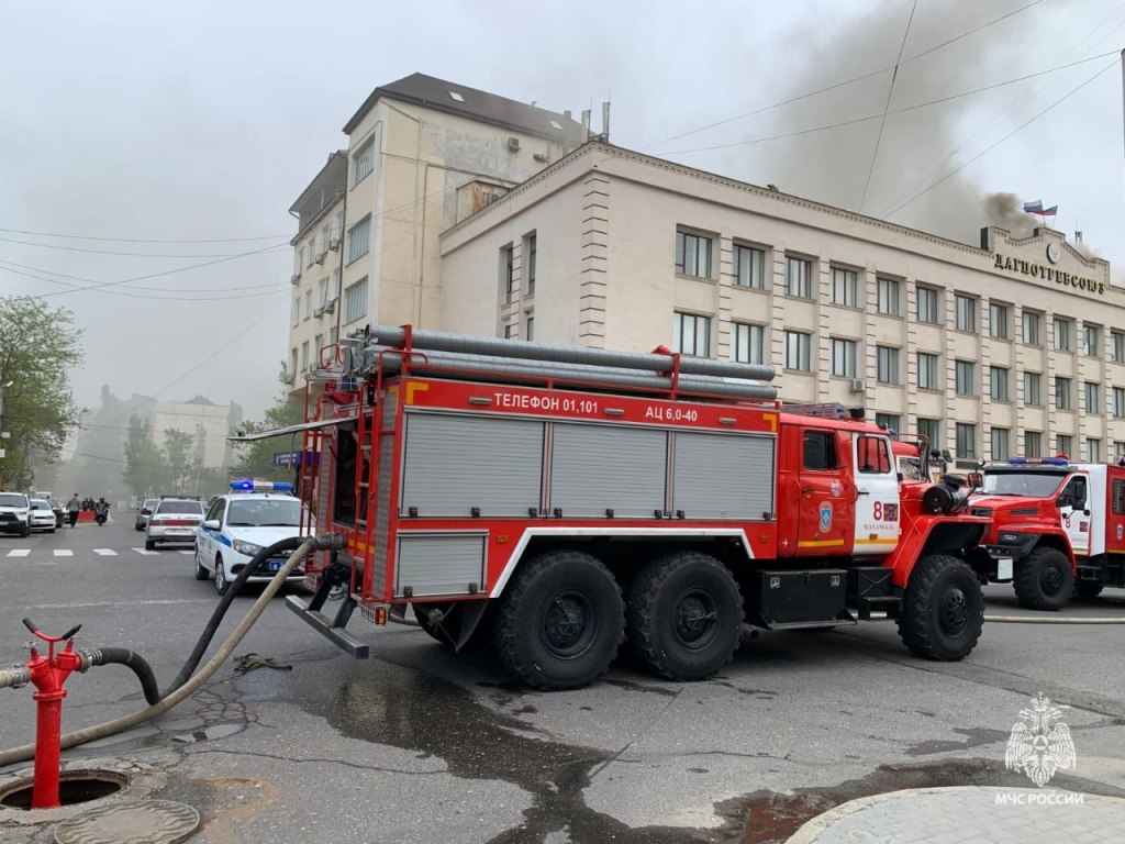 Дагестанские огнеборцы за неделю потушили 42 пожара и спасли трое человек