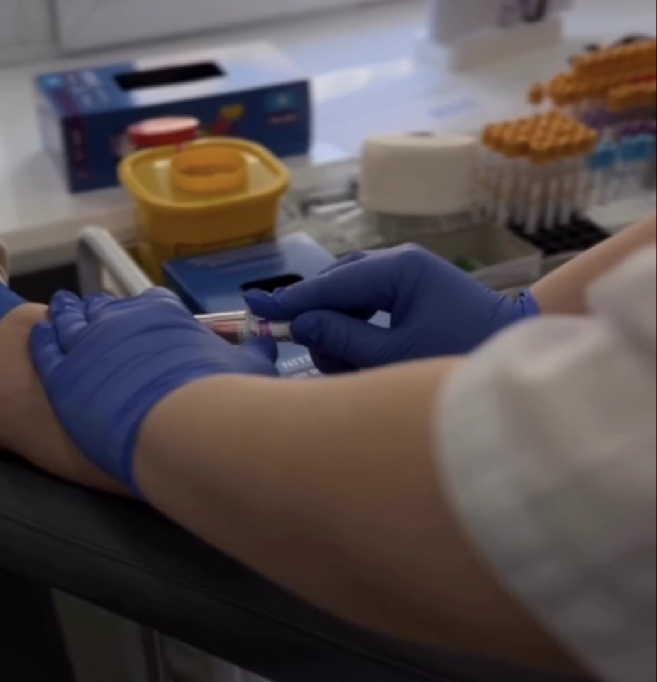 Дагестанский профсоюз оказал помощь медсестре, потерявшей дом при пожаре