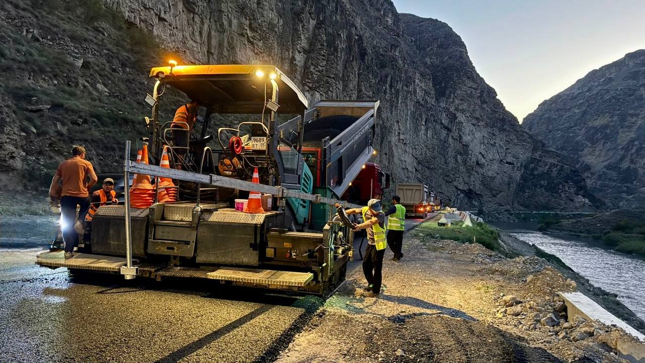 В Унцукульском районе ведется ремонт 14-километрового участка дороги регионального значения