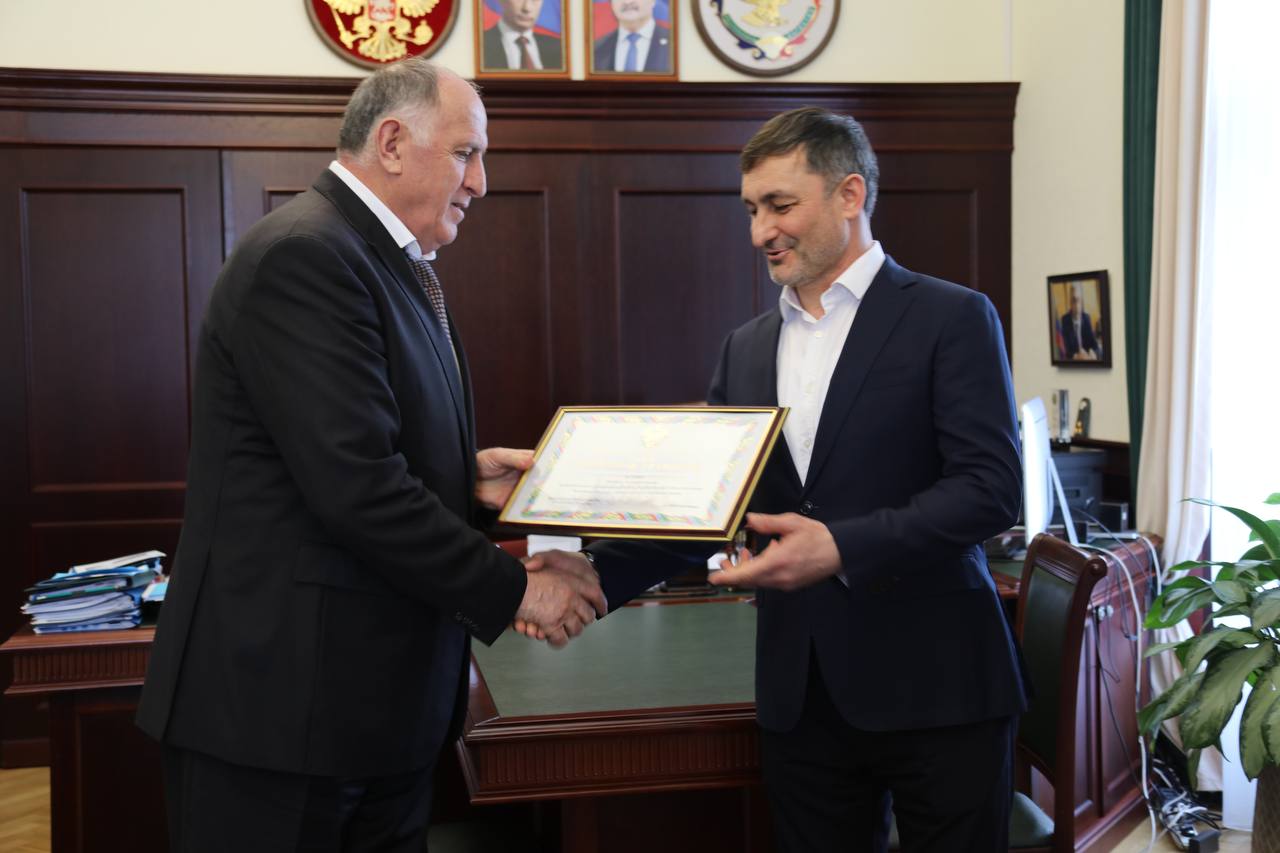 Руководитель Хадж-миссии России награжден Почетной грамотой Правительства РД