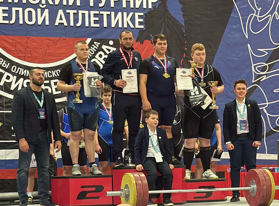 Тяжелоатлеты Дагестана везут домой два «золота» с турнира в Чехове