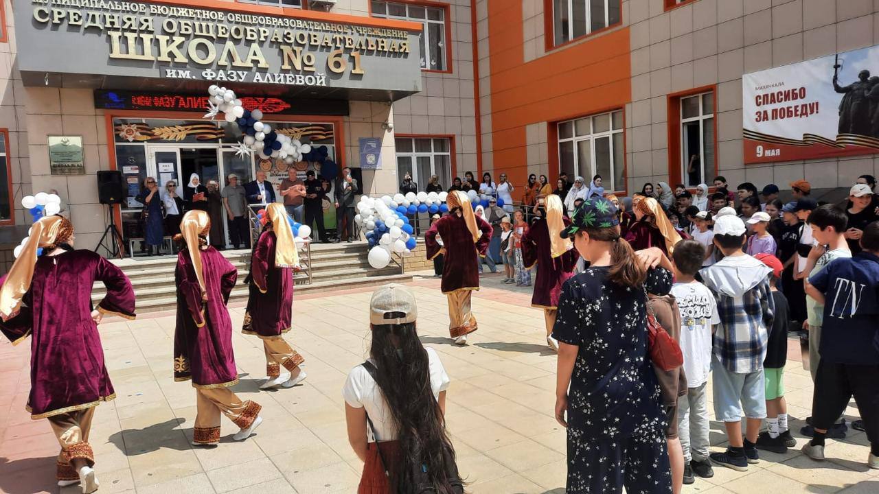 Летние лагеря открылись в Махачкале на базе 11 школ столицы