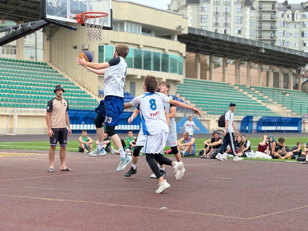 Кизлярская команда в числе призеров регионального этапа Всероссийского турнира по баскетболу