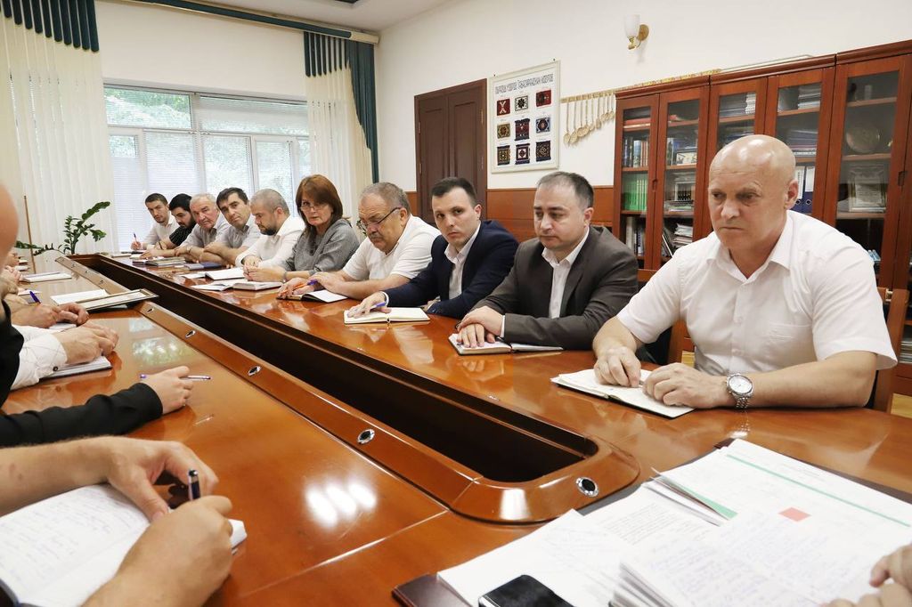 Коллективу администрации Табасаранского района представили нового заместителя главы муниципалитета