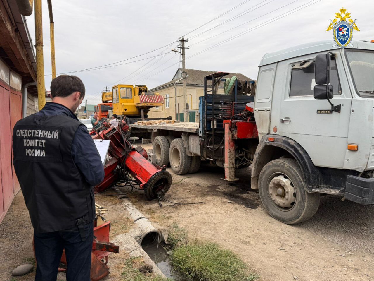 Поддон со шлакоблоками насмерть придавил мужчину в Дагестане