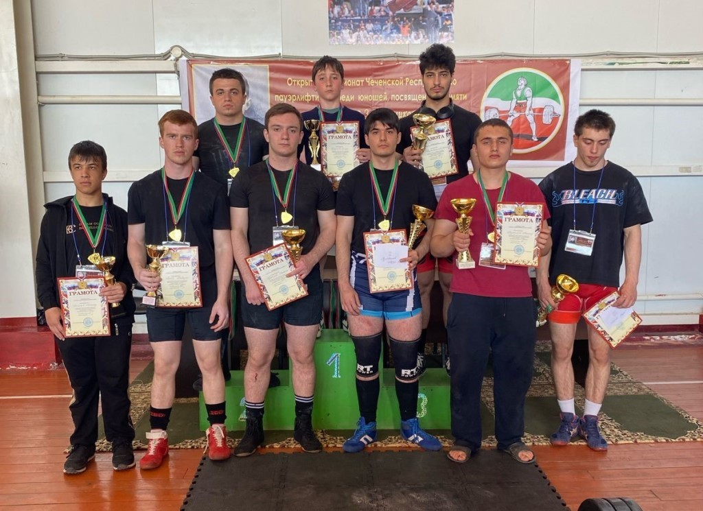 Пауэрлифтеры Дагестана – чемпионы соревнований в Чеченской республике