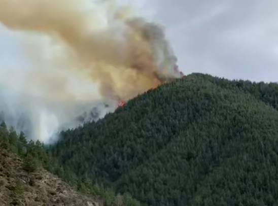 В Левашинском районе увеличено количество бригад для тушения пожара