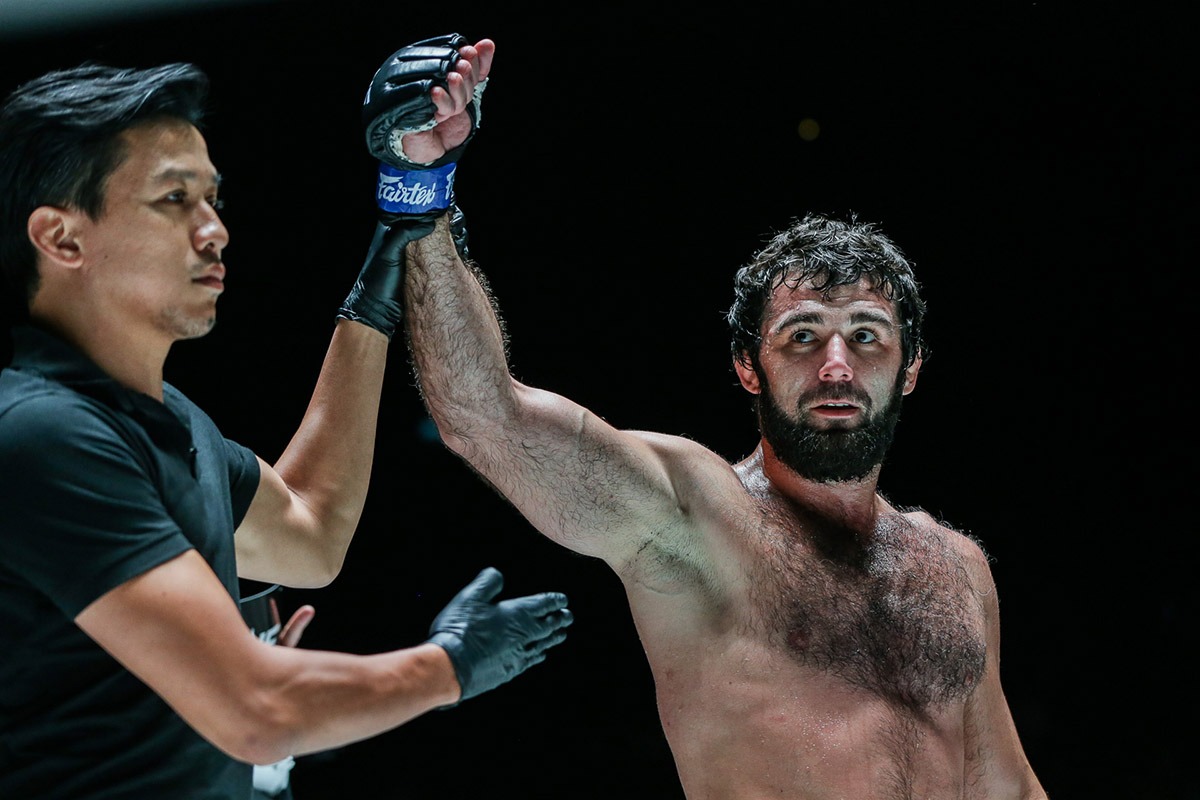 Шамиль Эрдоган эффектным нокаутом добился победы на турнире ONE в Катаре