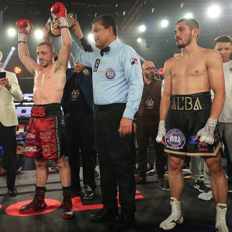 Батыргазиев впервые проиграл и расстался с титулами