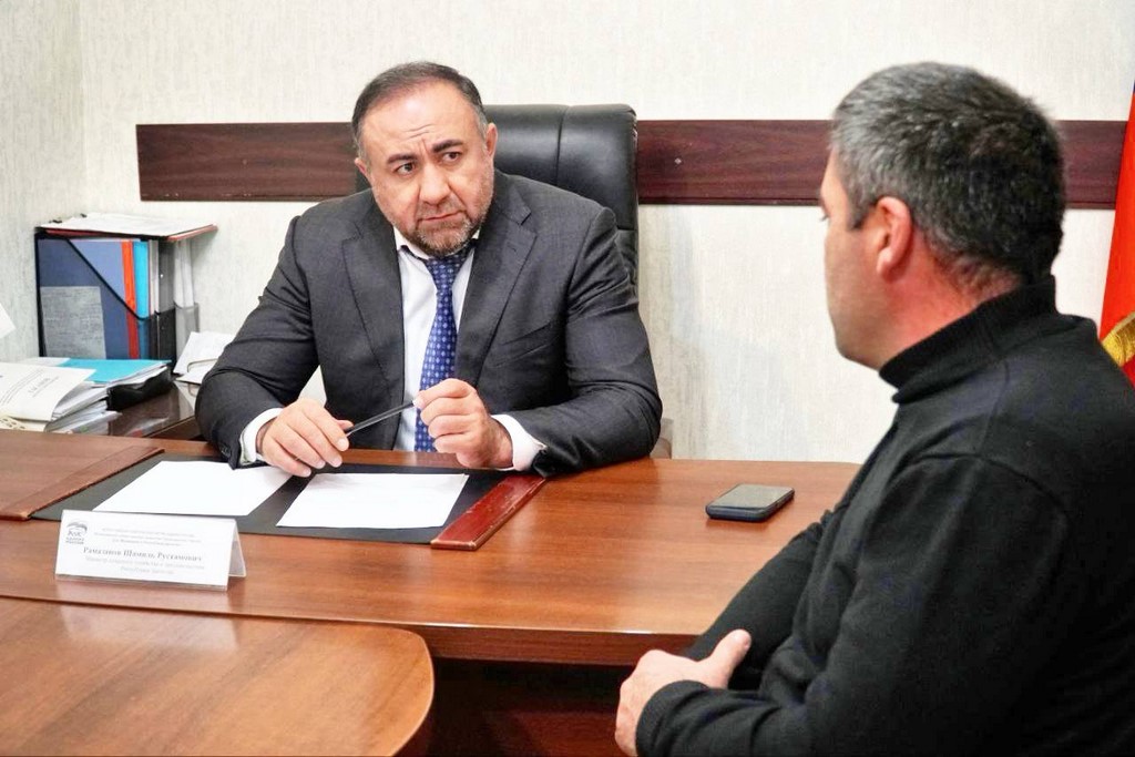 Министр сельского хозяйства Дагестана провел прием граждан в Махачкале