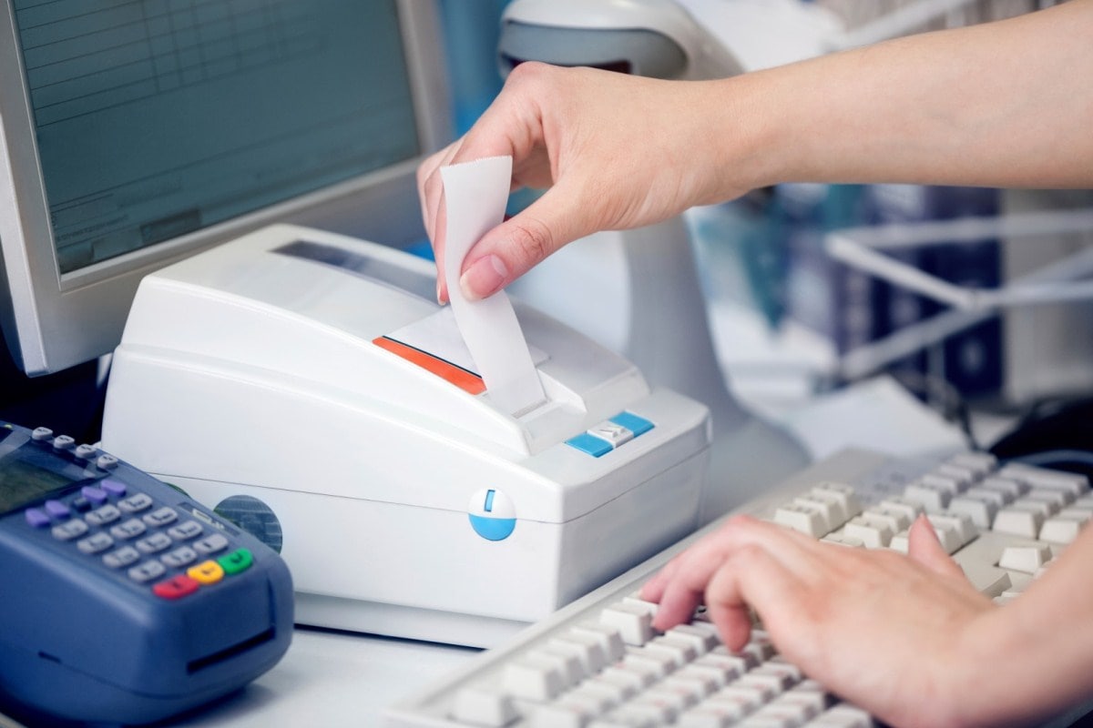 Налоговики Дагестана сообщили, кто из предпринимателей может не использовать кассовую технику