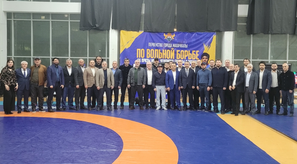 В Махачкале определили сильнейших юниоров по вольной борьбе