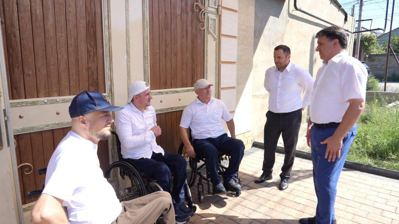 Джамбулат Салавов встретился с паралимпийцем Мусой Таймазовым