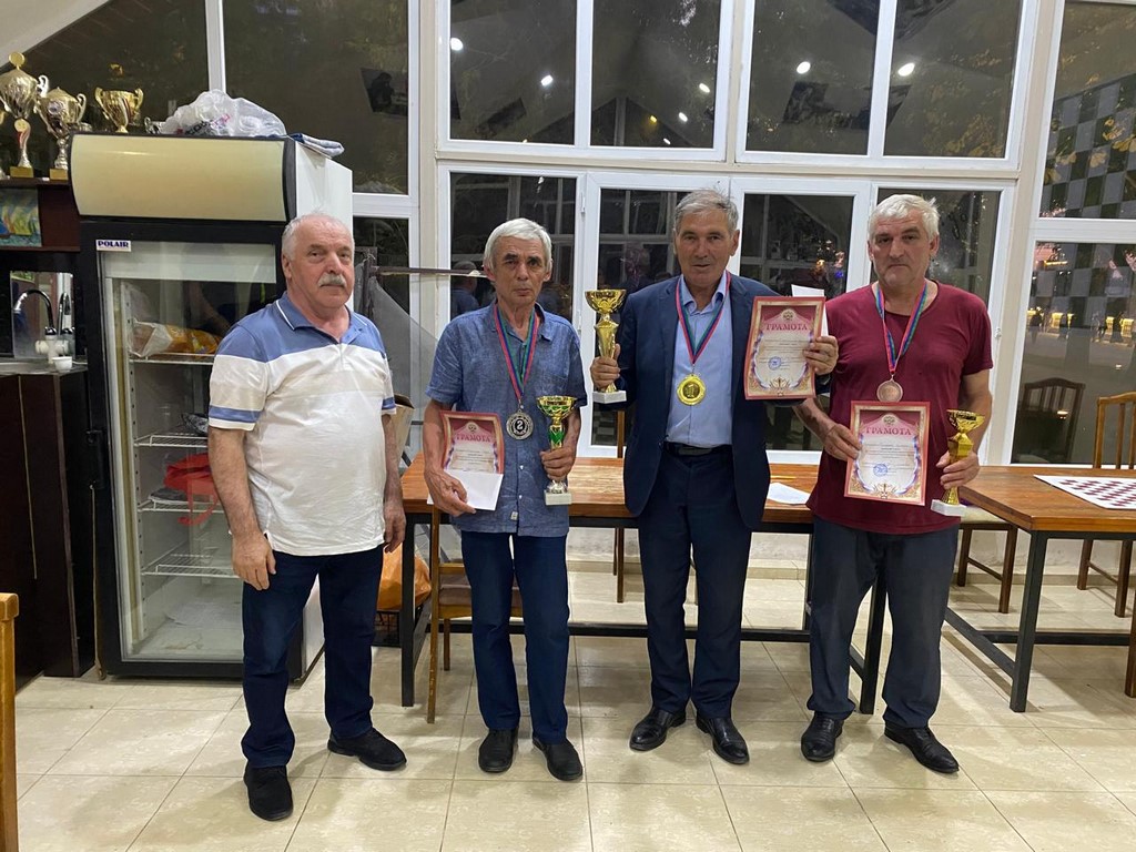 В столице республики прошел городской турнир по международным шашкам