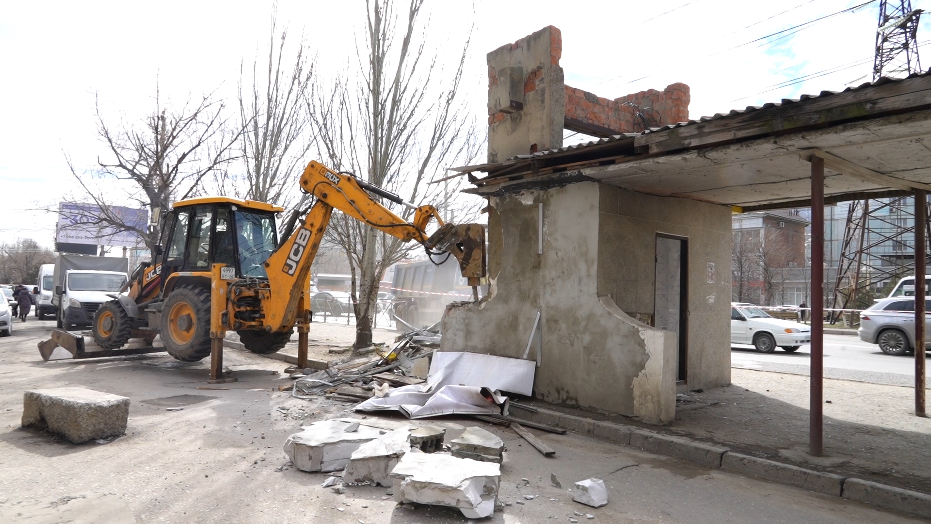 В Махачкале на месте самовольных объектов установят новые остановочные пункты