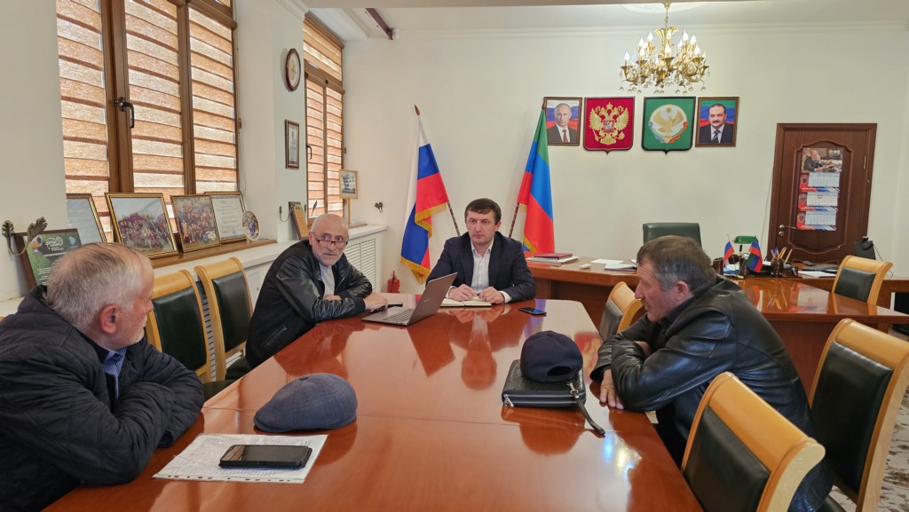 В Ахвахском районе прошло обсуждение весенней призывной кампании