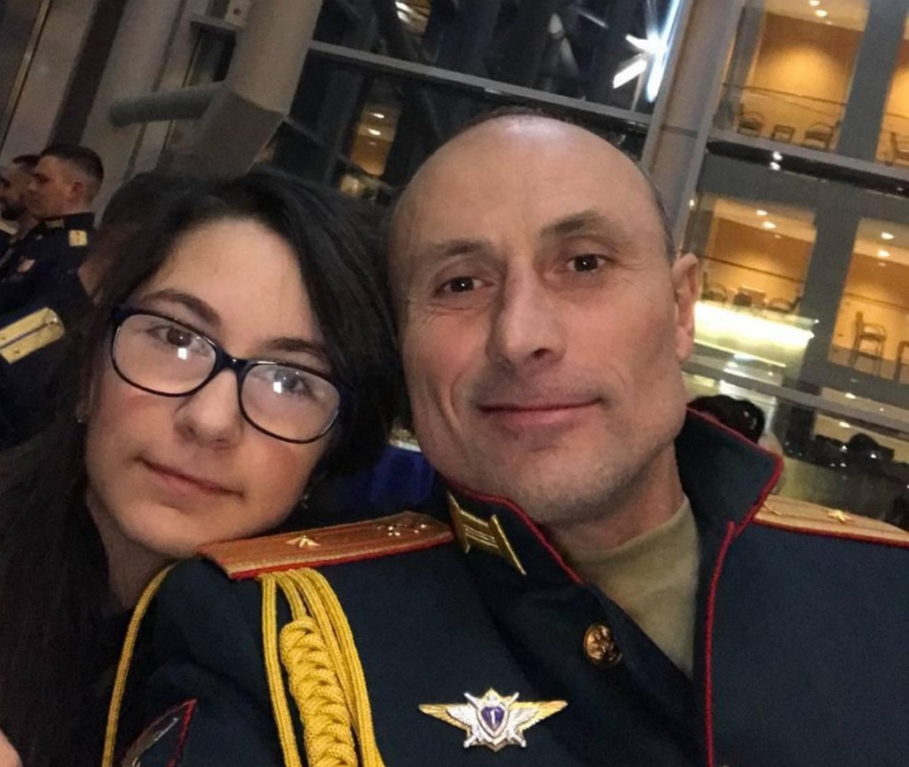 Награда за знания: дочь участника СВО из Каякентского района побывала на кремлевском выпускном