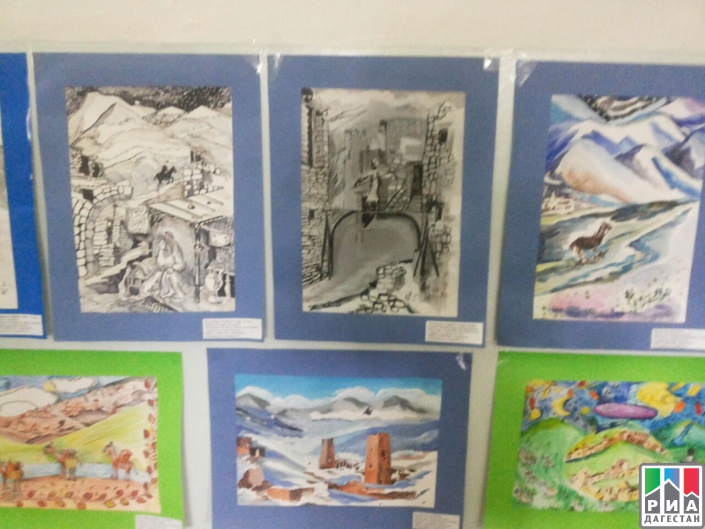 Около 200 рисунков представлено на конкурсе «Горы глазами детей» в  Махачкале | Информационный портал РИА Дагестан