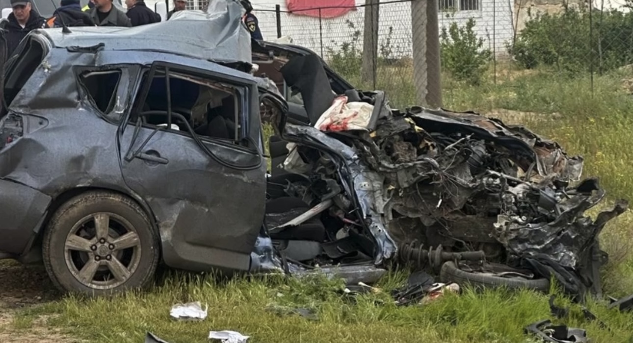 Женщина с дочкой погибли при столкновении с фурой на трассе Дагестана