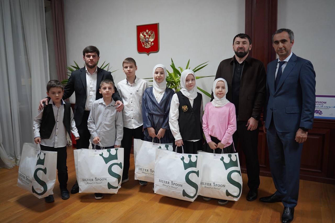 Вице-премьер Дагестана Заур Эминов встретился с семьями участников СВО