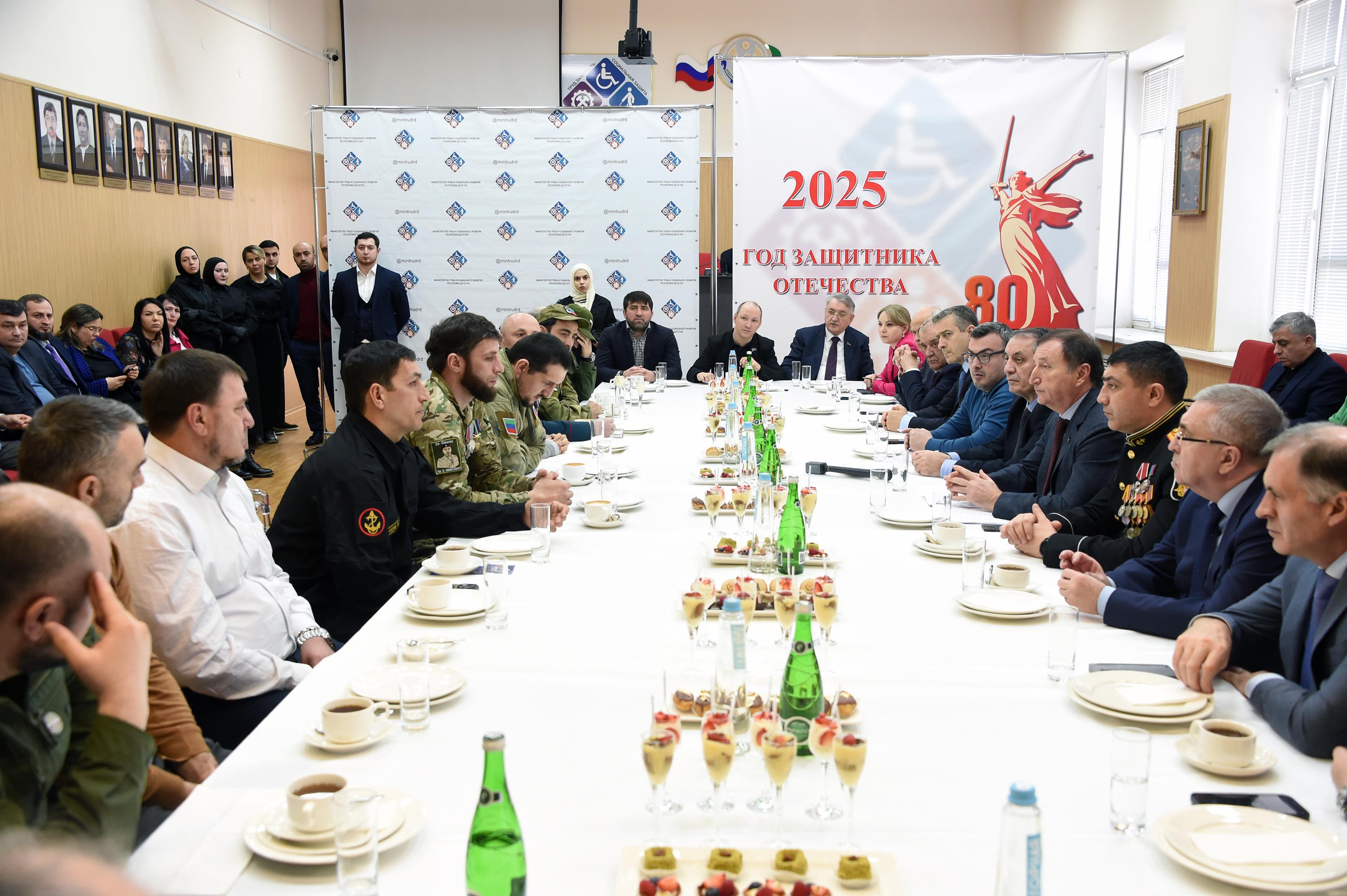 Заур Аскендеров встретился с участниками СВО