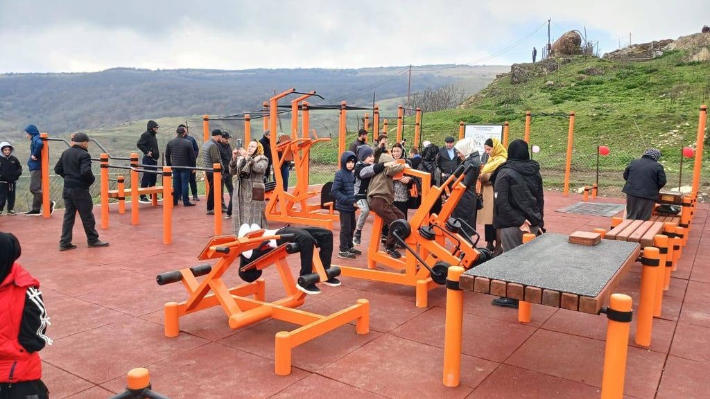 В Хивском районе построили новую спортивную площадку