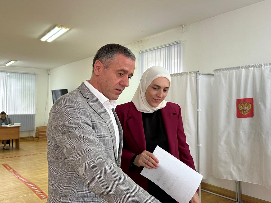 Кизлярские медики активно включились в голосование, следуя примеру главврача