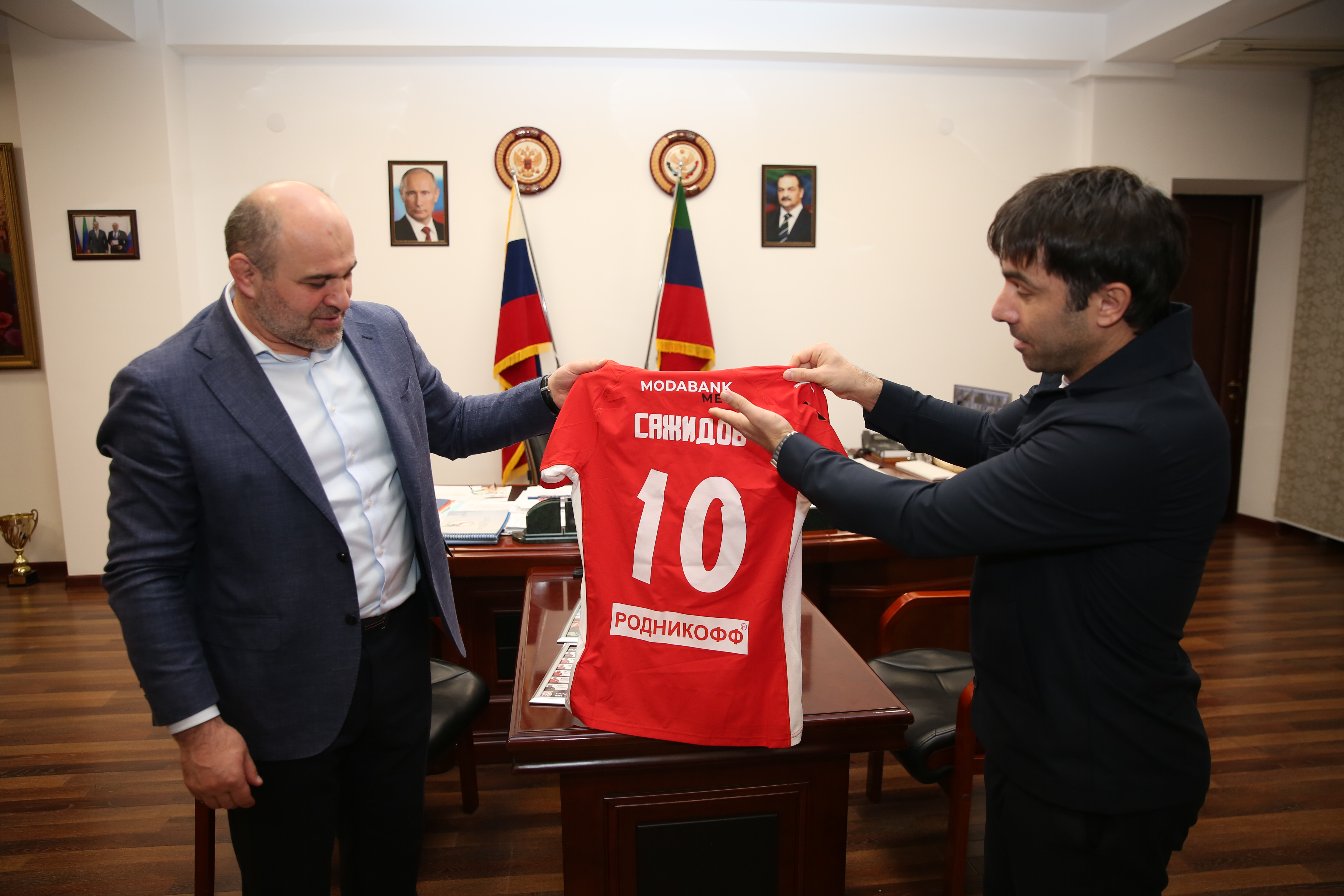 Сажид Сажидов встретился с главным тренером ФК «Машук» Артуром Садировым