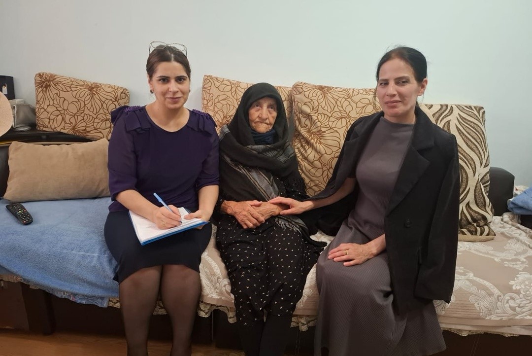 Сотрудники Минтруда РД в Новолакском районе посетили вдов участников войны