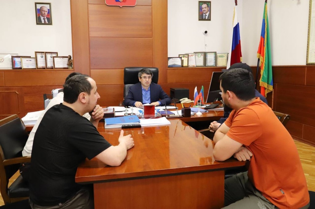 Магомед Курбанов рассмотрел более 20 обращений жителей Табасаранского района