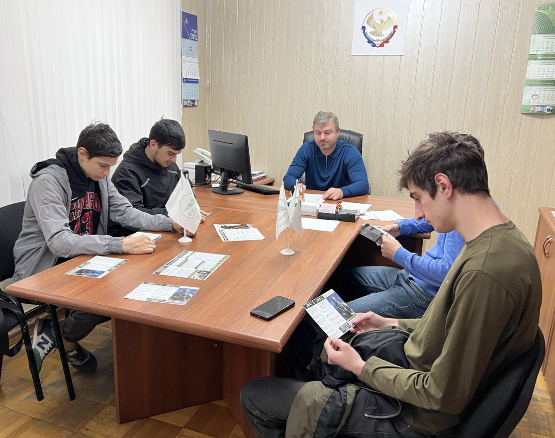 День открытых дверей по заключению контракта на военную службу прошел в Каспийске