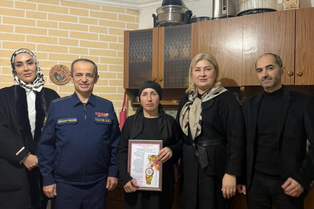 Депутат Шамиль Гасанов посетил семьи погибших участников СВО в Кизилюрте