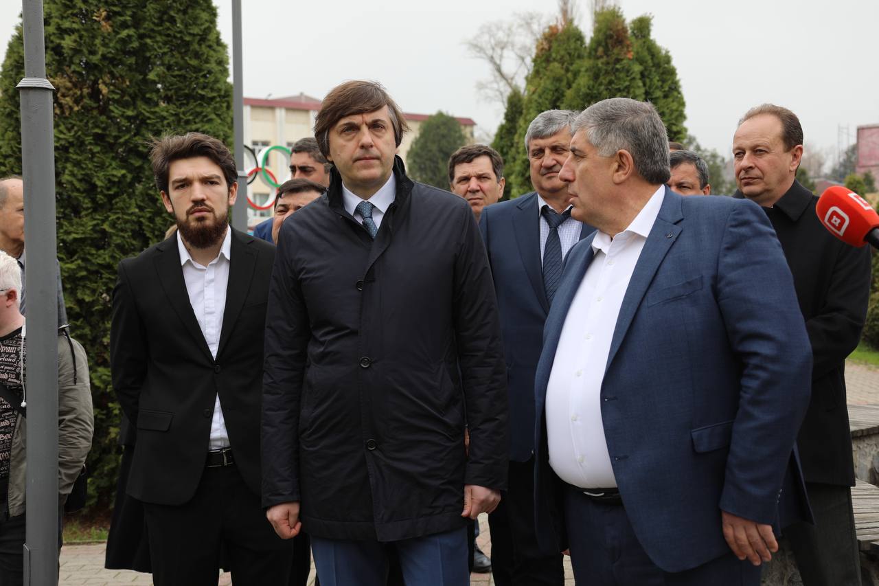 Министр просвещения России Сергей Кравцов прибыл в Дагестан