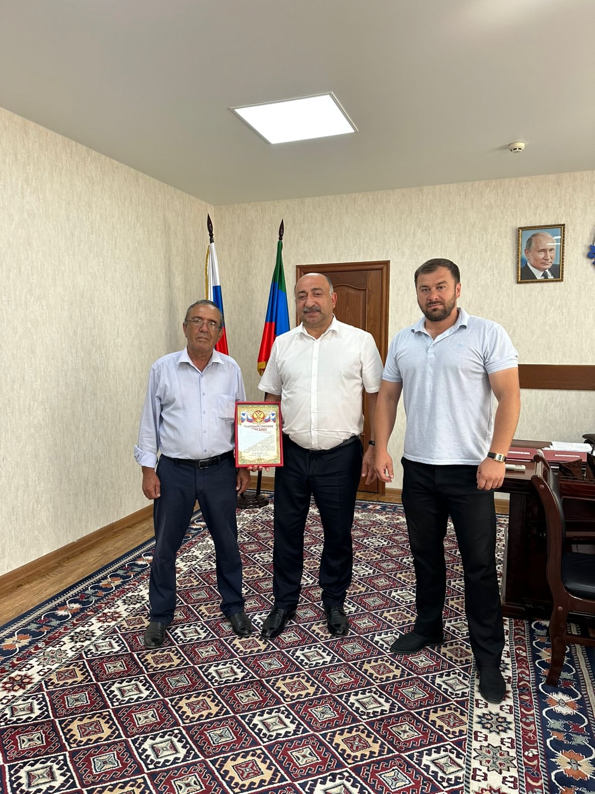 Глава Кумторкалинского района получил благодарственное письмо от командира войсковой части