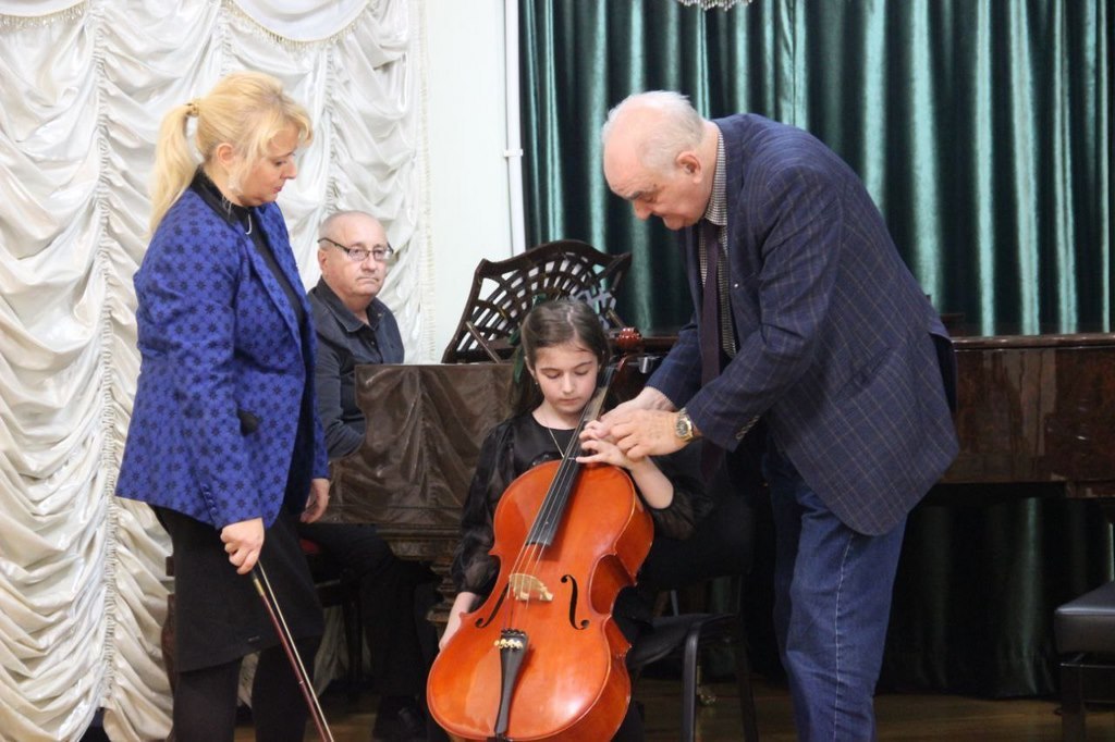 Школа искусств Мурада Кажлаева поддержала социальный проект «Камертон регионов»