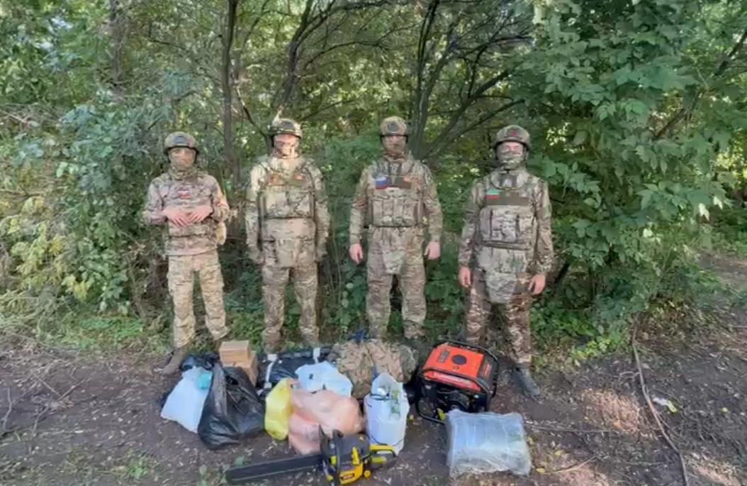 Мэр Кизляра получил благодарность от морпехов за гумпомощь