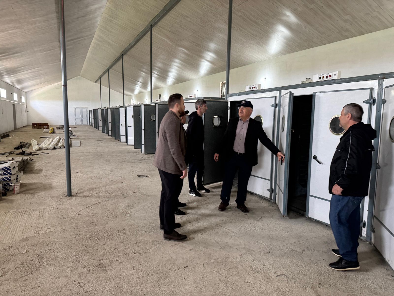 В Дагестане ожидается открытие крупного цеха инкубации куриных яиц