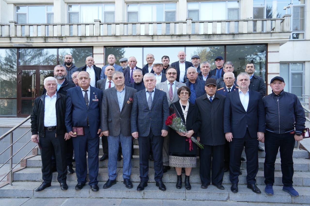 Юсуп Умавов провел встречу с участниками боевых событий 1999 года