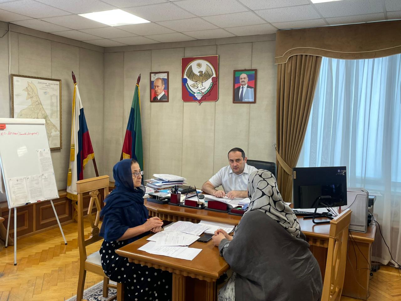 Глава Каякентского района Магомед Эльдерханов провел прием граждан