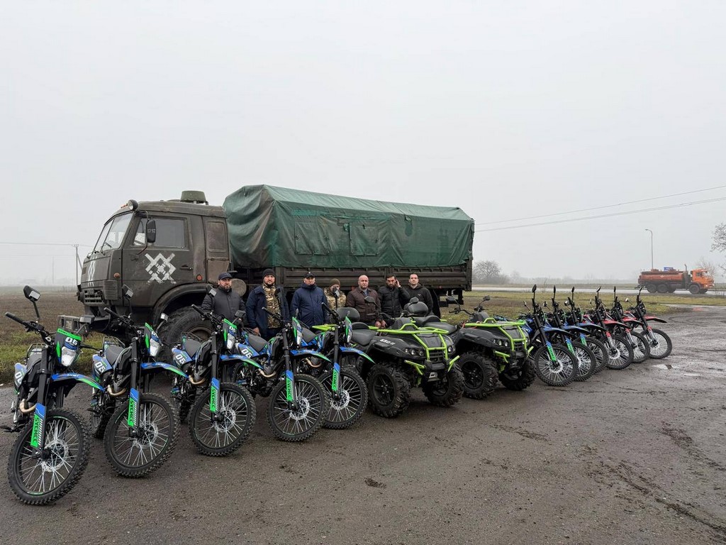 Мэр Дагестанских Огней доставил гуманитарную помощь бойцам в зоне СВО