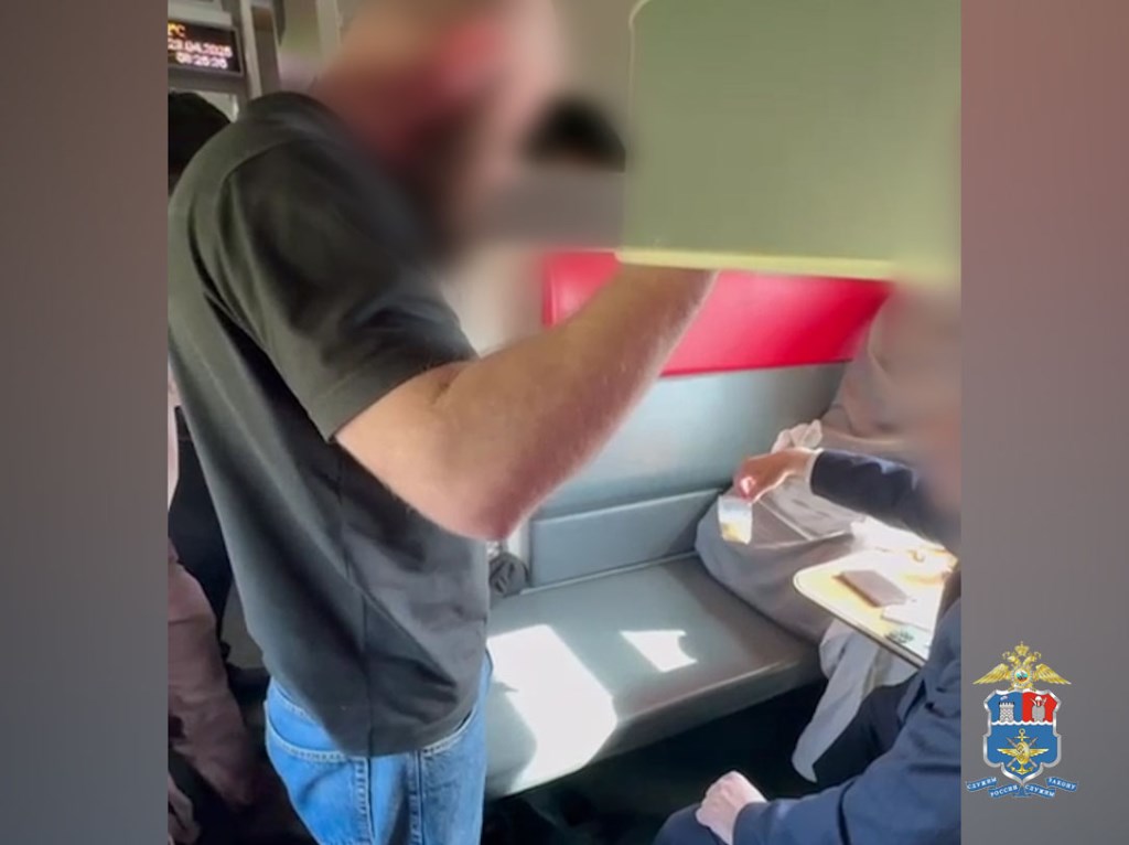 Транспортная полиция Дагестана задержала иностранца, перевозившего мефедрон в поезде Москва – Махачкала