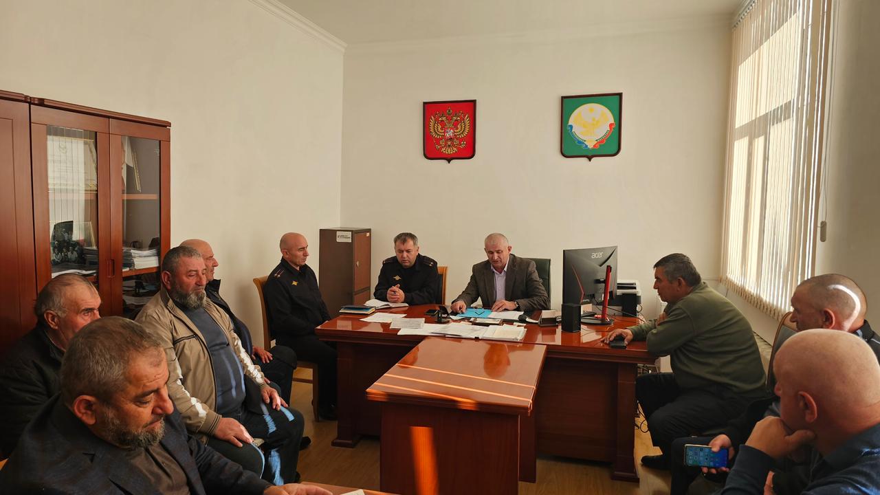 В Ахвахском районе обсудили ход призыва граждан на военную службу