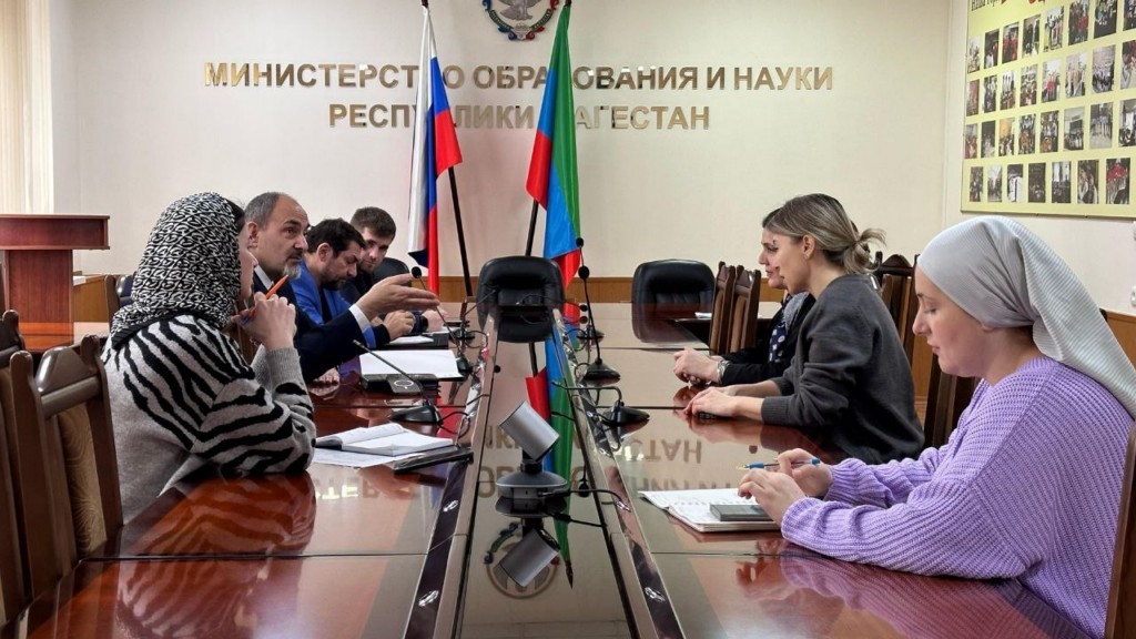 Глава Минобрнауки РД Яхья Бучаев провел личный прием граждан