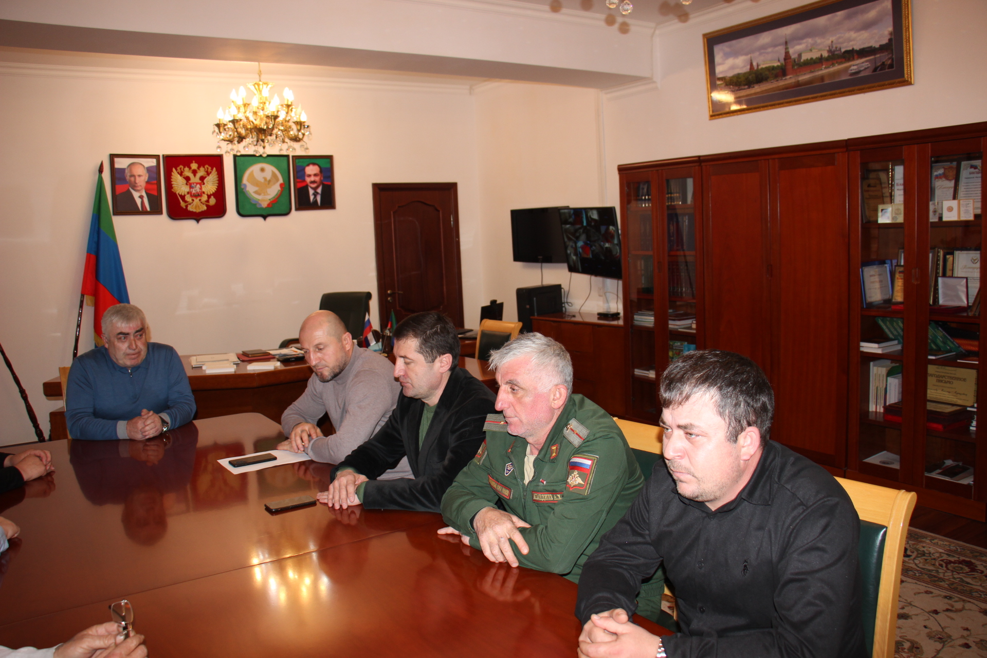 В Ахвахском районе прошла встреча со вдовами погибших участников СВО