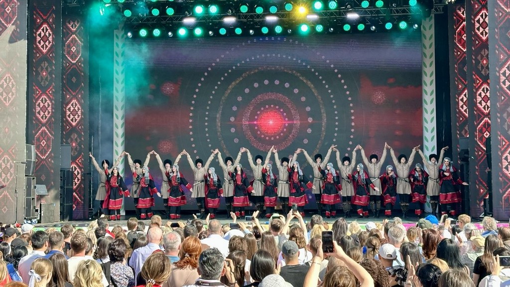 Ансамбль «Лезгинка» представил Дагестан на фестивале «Дружба народов»